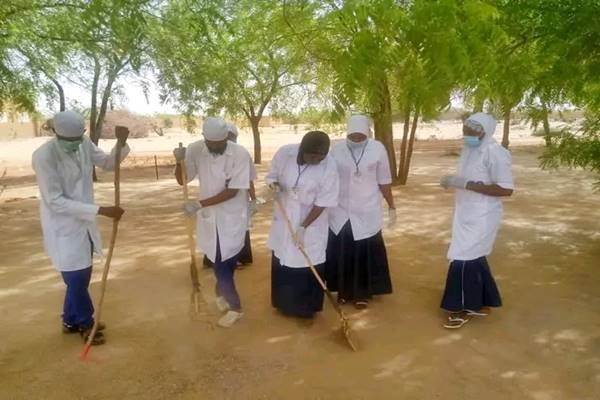 Agadez : le groupe scolaire Akomili renforce l’organisation des examens professionnels avec une nouvelle salle informatique